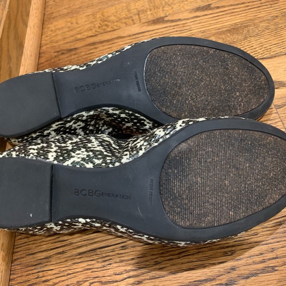 BCBG Eneration Elasticized Ballet Flats - Size 8 - Picture 3 of 3